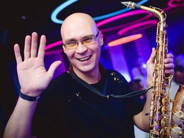  SyntheticSax.    Ameno  Lambada.