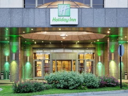     (Holiday Inn )